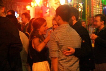 Nụ cười, niềm vui và cuộc chơi kéo dài suốt đêm Giao thừa tại phố Tây Huế