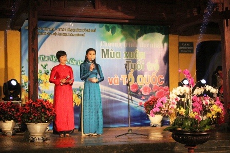 Xứ Huế đắm mình trong đêm thơ Nguyên Tiêu - 3 Những bài thơ hay lần lượt đến với khán giả