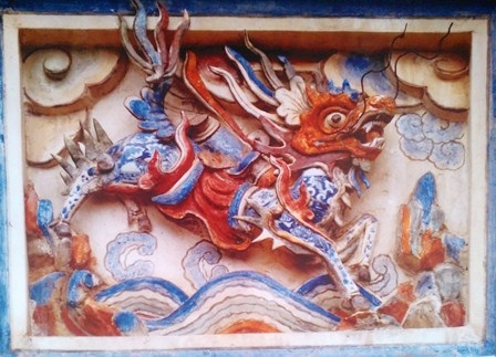Xem “ngựa hóa rồng” lấy may cả năm Giáp Ngọ (I) - 2 Long Mã trang trí trên cổng vào lăng mộ vua Tự Đức
