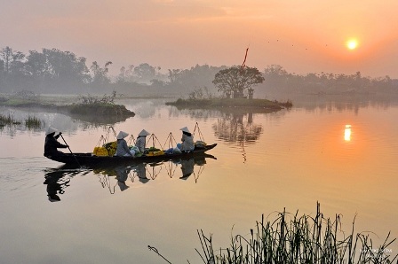 Những góc nhìn lạ về mùa Xuân ở cố đô Huế - 12 Ra chợ sớm – Đoàn Dân