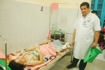 Xe tải tông nhóm 5 học sinh thương vong - 2 Em Ngọc Hoài bị chấn thương rất nặng đang điều trị tại BV Trung ương Huế