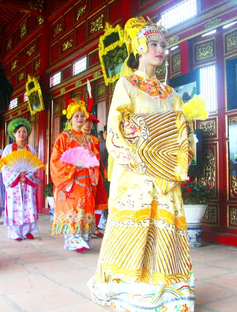Tuần lễ vàng du lịch đầu năm 2014 tại cố đô Huế - 2 Hoạt cảnh Hoàng Quý Phi hồi cung