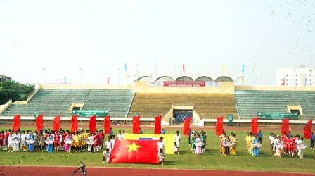 Lễ khai mạc Cúp bóng đá SV tranh cúp Huda lần 8