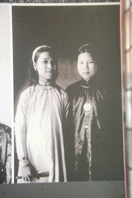 Cung nữ trẻ vừa được tiến cung