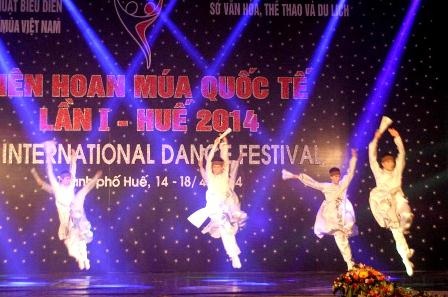 Mãn nhãn với liên hoan Múa quốc tế lần I - 5 Quốc Ấn Tâm thư - nhà hát ca múa nhạc Việt Nam