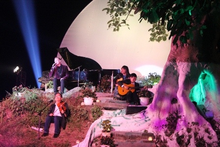 Lắng đọng với “Chút thiên thu còn mãi”: - 2 Lee Kirby với ca khúc Diễm Xưa