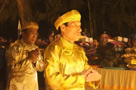 Thiêng liêng lễ tế đàn thần Trời trong đêm khuya - 2 Bí thư Tỉnh ủy Thừa Thiên Huế - Nguyễn Ngọc Thiện làm Chủ tế