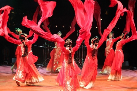 Đoàn múa Hà Nam - Trung Quốc
