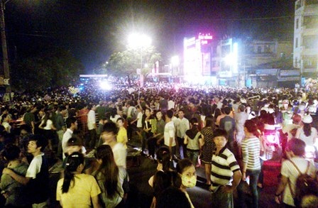 Xúc động đêm giã bạn