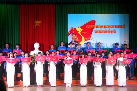 SV Huế quyết liệt phản đối Trung Quốc xâm phạm Việt Nam - 4 Ca khúc khơi gợi tinh thần dân tộc từ các nam, nữ sinh ĐH Sư phạm Huế