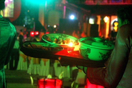 Trang nghiêm cảnh lính thị vệ canh giữ Đêm Hoàng Cung