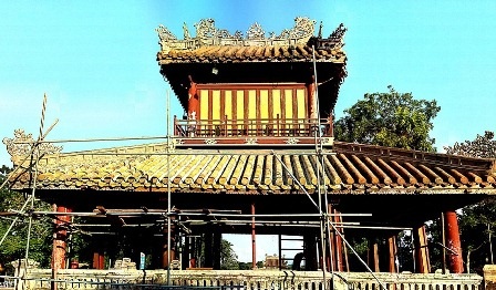 Phu Văn Lâu đã được sửa chữa - 1 Phần phía sau Phu Văn Lâu đã được sửa chữa xong vào ngày 30/5