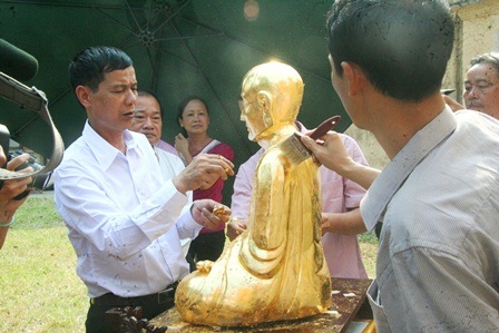 Trang nghiêm cảnh lính thị vệ canh giữ Đêm Hoàng Cung