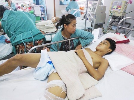 Sau 3 năm, Cung đã rất lớn nhưng không may em bị tai nạn bất ngờ, đang nguy kịch trên giường bệnh