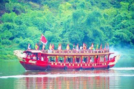 Nhiều hoạt động kích cầu du lịch đa dạng tại di tích Huế dịp cuối năm - 1 Nhiều hoạt động kích cầu du lịch đa dạng tại di tích Huế dịp cuối năm
