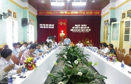 Nhiều hoạt động kích cầu du lịch đa dạng tại di tích Huế dịp cuối năm - 3 Buổi họp báo đã ghi nhận nhiều ý kiến đóng góp cho dịch vụ du lịch mới ở Huế được tốt hơn