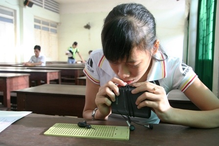 Thí sinh khiếm thị thi vào Đại học Huế những năm trước