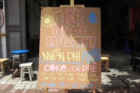 Miễn phí nước Coke hay cafe cho thí sinh