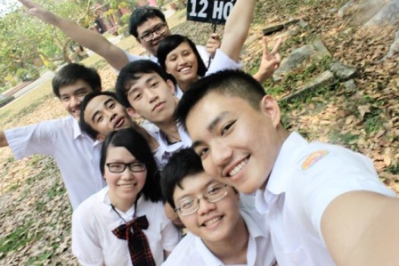Chân dung nam sinh điển trai là thủ khoa Đại học Huế - 5 Những người bạn thân thiết trong lớp của thủ khoa ĐH Huế.