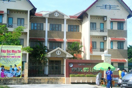 Buổi thi đầu tiên của đợt 2: 30 thí sinh bị đình chỉ thi - 4 Đình chỉ thi nhiều thí sinh sử dụng tài liệu, đến muộn, dùng điện thoại