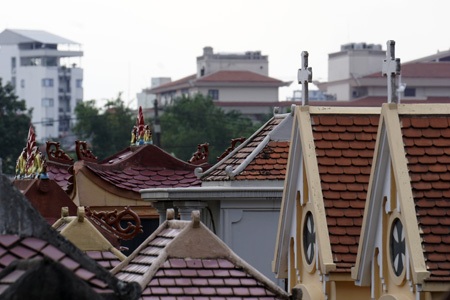 Nhà của người đã mất và những khu nhà của người sống.