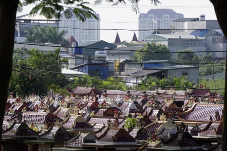 Những khu dân cư của người sống và người chết giữa thủ đô