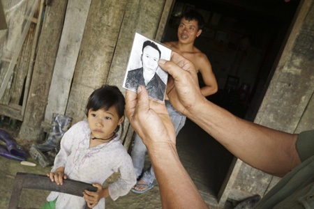 Bức ảnh người đội viên Đội VNTTGPQ Đặng Tuần Quý vẫn được gia đình gìn giữ nâng niu.