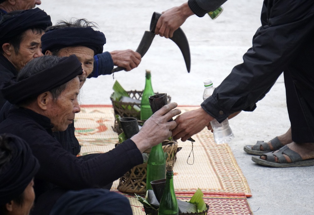 Khu Cù Tê - Tết uống rượu tháng Bảy của người La Chí