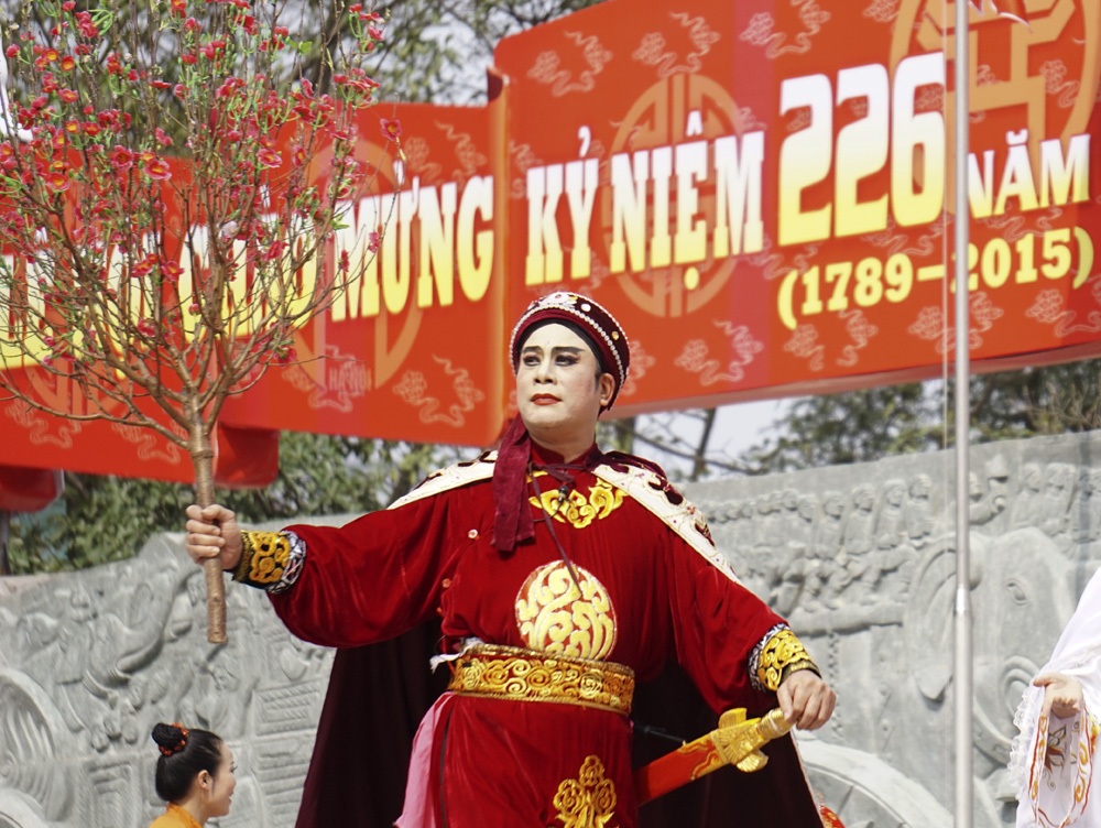 Tưng bừng hội Gò Đống Đa - 11 Quân Tây Sơn của vua Quang Trung giao tranh và chiến thắng trong trận Ngọc Hồi - Đống Đa.