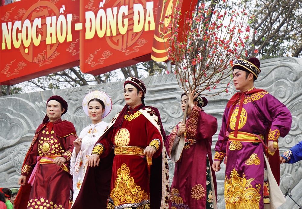 Tưng bừng hội Gò Đống Đa - 12 Điệu múa rồng gợi nhớ về trận đánh rồng lửa Ngọc Hồi - Đống Đa tiêu diệt quân Thanh vào năm 1789.