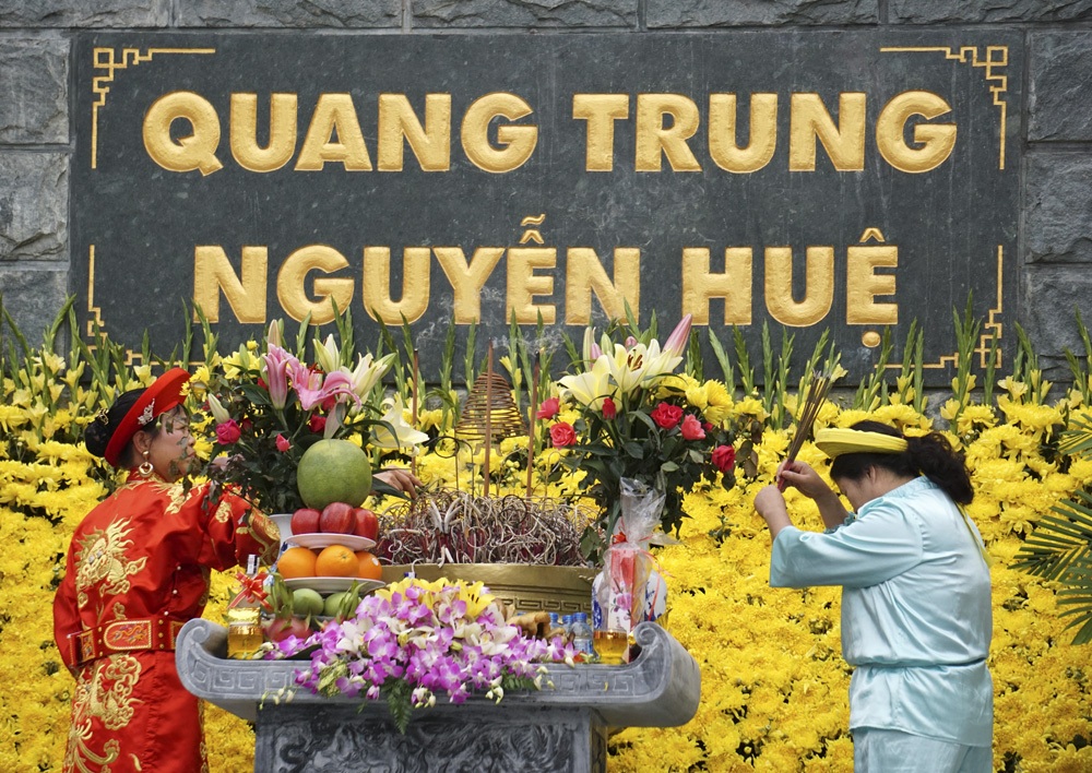 Tưng bừng hội Gò Đống Đa - 2 Tưng bừng hội Gò Đống Đa