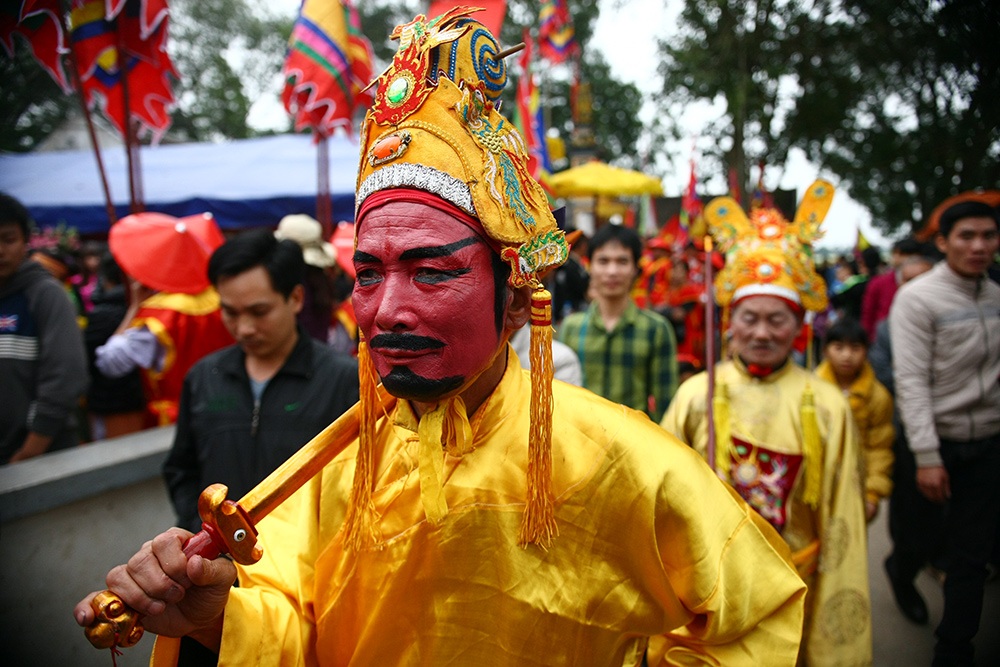 Cụ ông Lê Duy Bút 69 tuổi được người dân cùng các cụ trong làng lựa chọn vào vai Chúa.