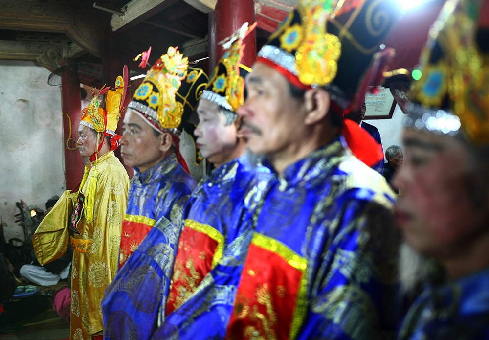 Cụ ông Lê Duy Bút 69 tuổi được người dân cùng các cụ trong làng lựa chọn vào vai Chúa.