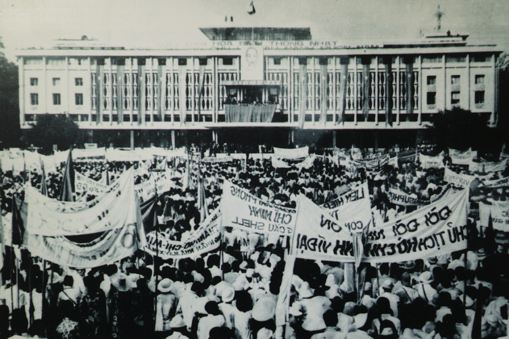 Đại thắng mùa Xuân 1975 - Sức mạnh Việt Nam - 25 Lễ mừng chiến thắng tại Thủ đô Hà Nội, ngày 15/5/1975.