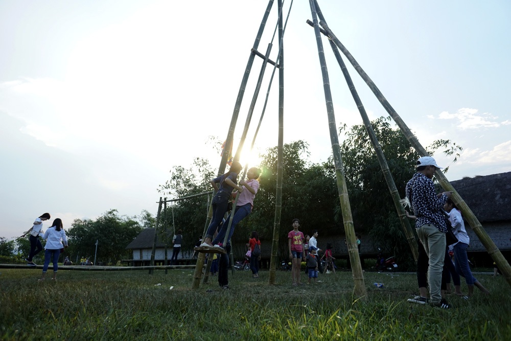 Các trò chơi dân gian hấp dẫn trẻ em.