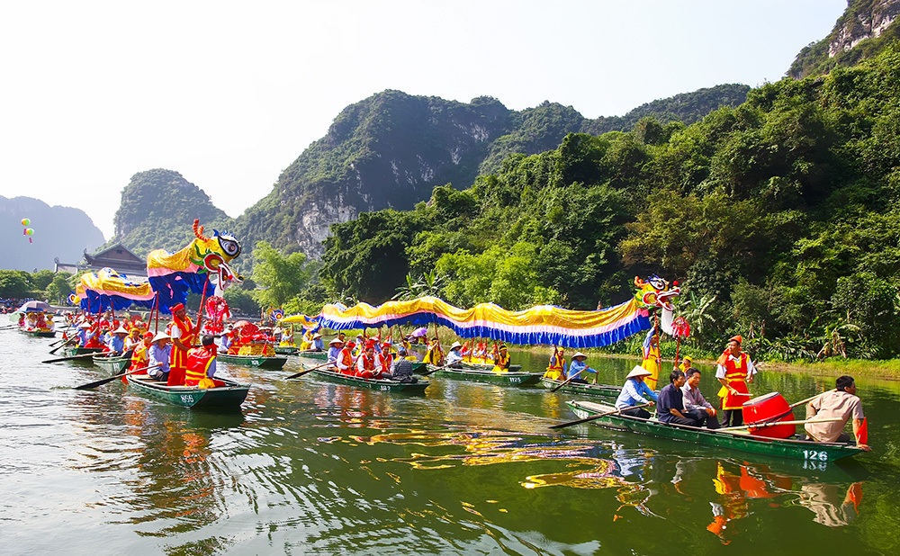 Hàng nghìn thuyền rước trong lễ hội Đức Thánh Quý Minh Đại Vương - 2 Hàng nghìn thuyền rước trong lễ hội Đức Thánh Quý Minh Đại Vương