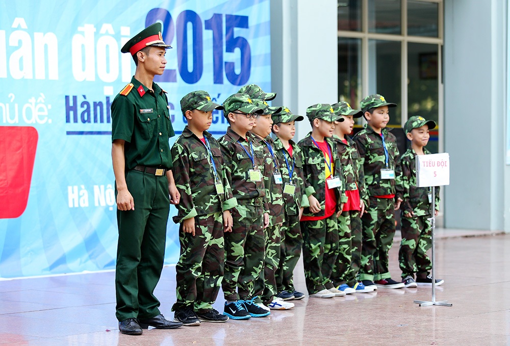 Vượt qua thử thách rèn luyện cùng bộ đội Cụ Hồ