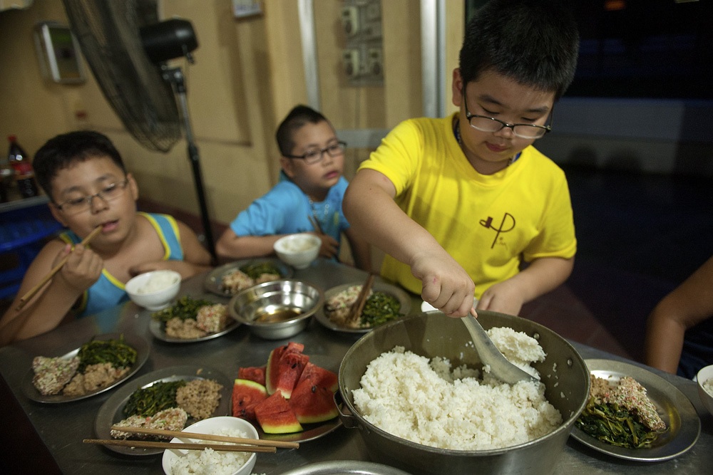 Cùng những trải nghiệm thực tế qua các sinh hoạt chăn nuôi trong doanh
trại.