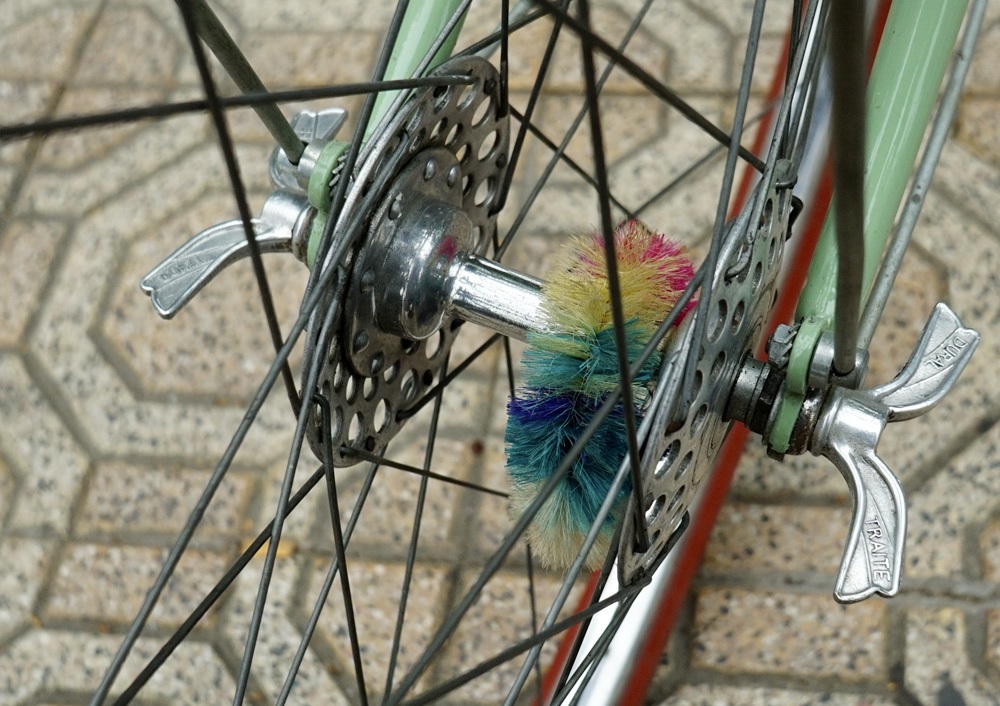 Nhã với xe đạp cổ