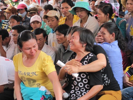 Ê chề tủi hổ trong phiên tòa xử vụ vợ giết chồng - 2 Ê chề tủi hổ trong phiên tòa xử vụ vợ giết chồng - 2