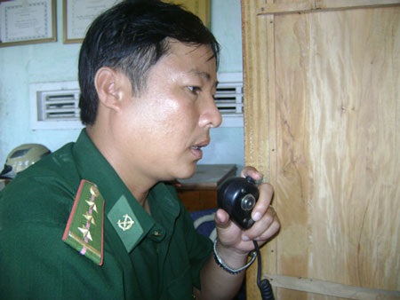 Tàu Trung Quốc uy hiếp, bắn đuổi tàu cá Việt Nam - 1 Tàu Trung Quốc uy hiếp, bắn đuổi tàu cá Việt Nam - 1