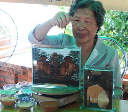 Ấn tượng tranh cát “vẽ” Bác Hồ tại Festival Biển 2011 - 1