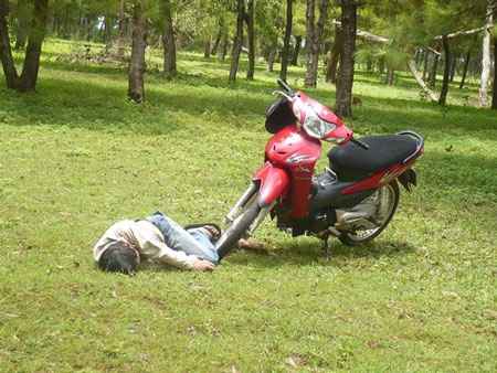 Phát hiện xác một thanh niên sau 2 ngày bỏ nhà đi - 1