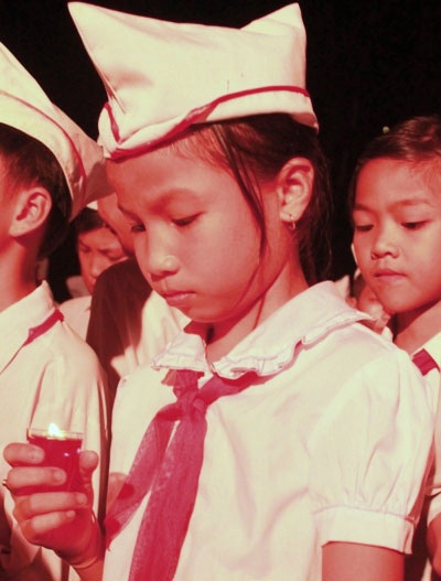 Hàng nghìn ngọn nến tri ân các anh hùng liệt sĩ - 19