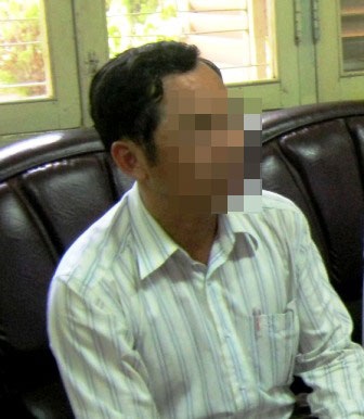 Đình chỉ một năm giảng dạy thầy giáo bị tố “gạ tình” - 1