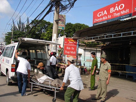 Đột tử trong tiệm rửa xe - 1