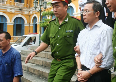 Tuyên phạt Phạm Minh Hoàng 3 năm tù về tội “hoạt động nhằm lật đổ chính quyền nhân dân” - 2 Tuyên phạt Phạm Minh Hoàng 3 năm tù về tội “hoạt động nhằm lật đổ chính quyền nhân dân” - 2
