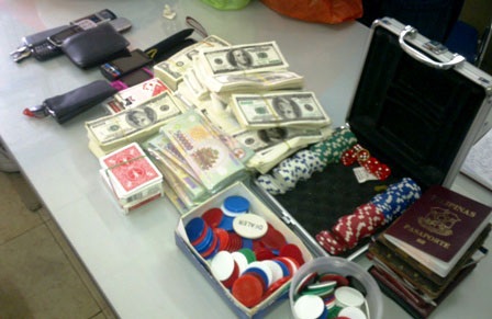 Du khách Tây “lộng hành” trên đất Việt - 1