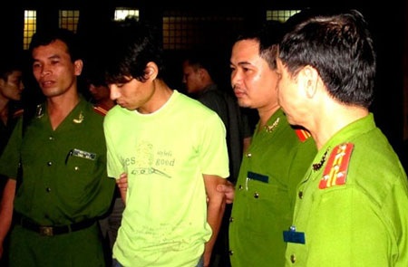 Kẻ thủ ác Lê Văn Luyện thú nhận cướp để trả nợ và chơi “Kiếm thế” - 1 Kẻ thủ ác Lê Văn Luyện thú nhận cướp để trả nợ và chơi “Kiếm thế” - 1