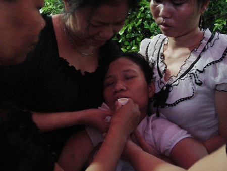 Tiễn đưa CSGT hy sinh về cõi vĩnh hằng - 3 Tiễn đưa CSGT hy sinh về cõi vĩnh hằng - 3